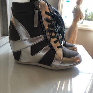 Sneaker wedge bakers shoes